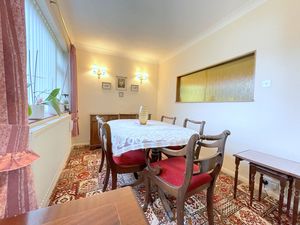 Kirkhurst Close- click for photo gallery